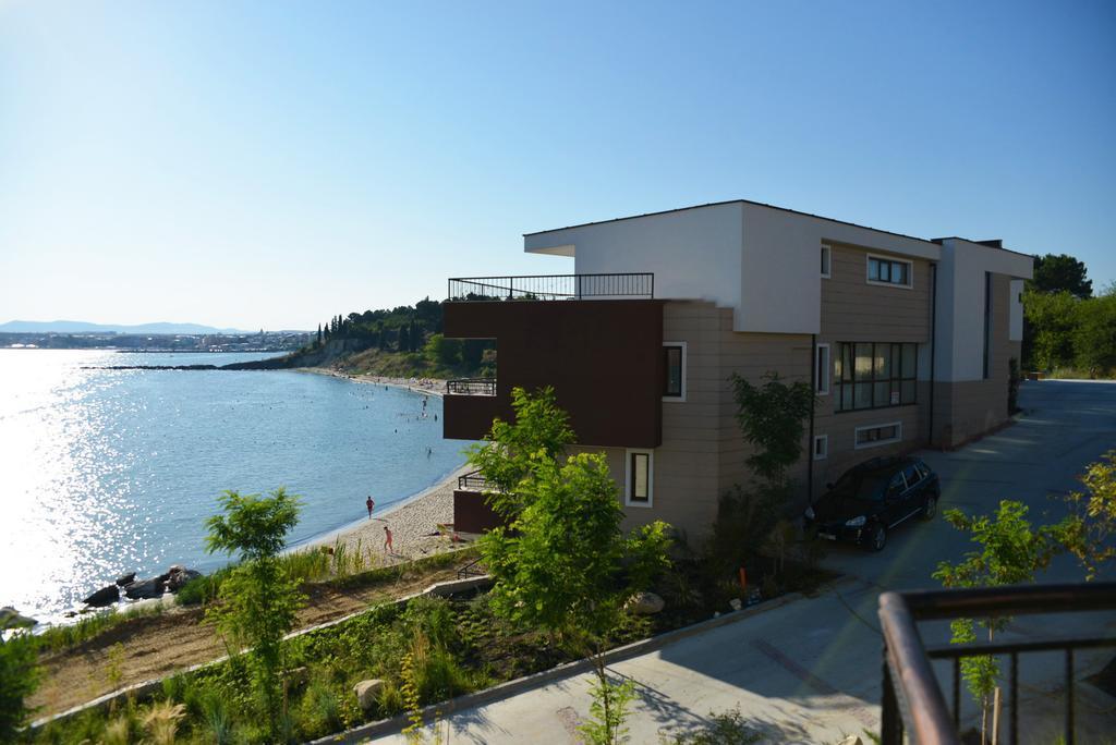 Akrotiriya Apartments Suite 内塞伯尔 外观 照片